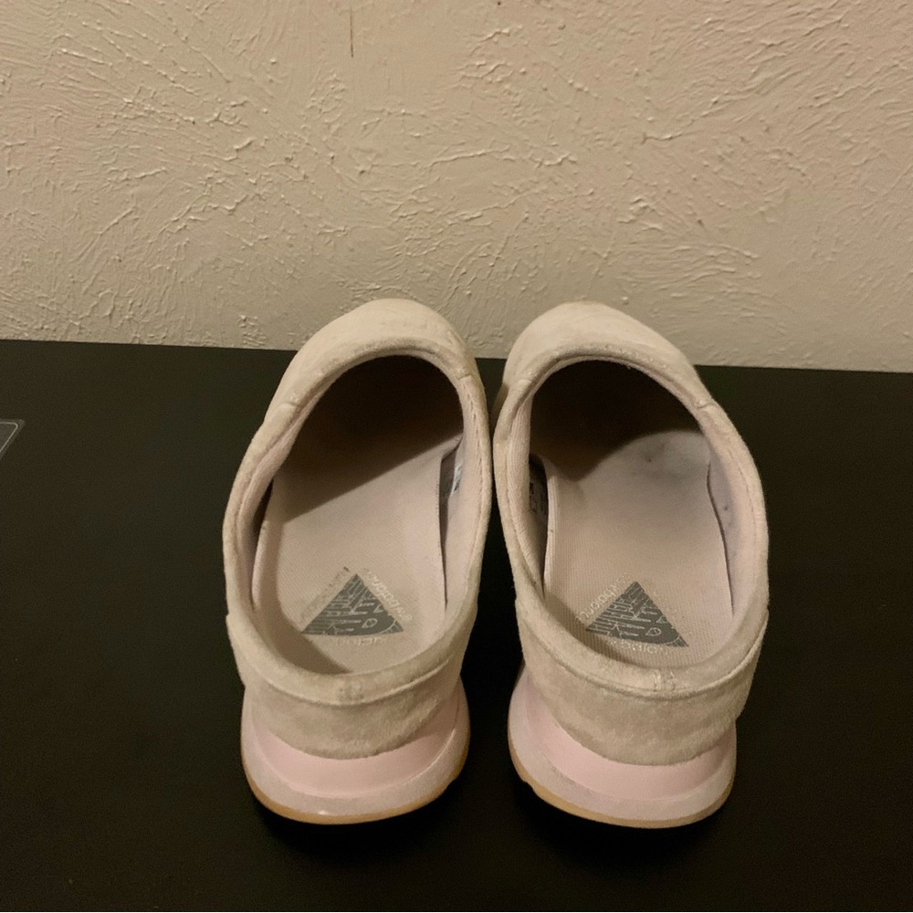 New Balance Womens 574 Light Pink Slip On suede Shoes - Picture 5 of 9